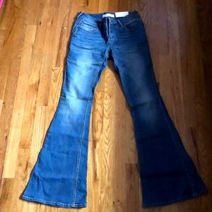 FLARE JEANS size 4 SO SOFT STRETCH WITH TAGS
